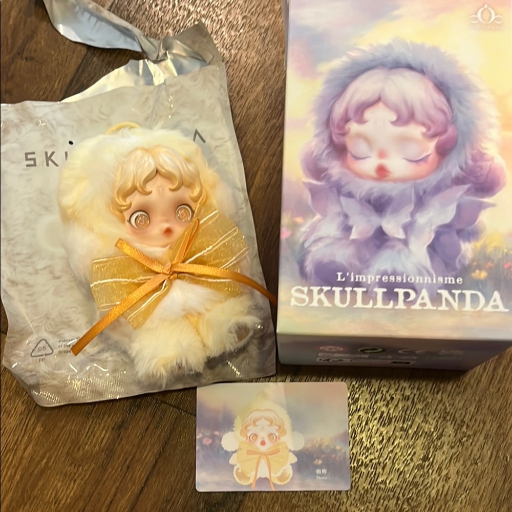 Skullpanda L'impressionnisme Doll - Cream and Gold - Dawn
